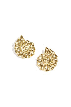 Golden shell earrings