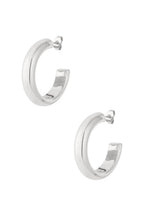 Basic hoop earrings